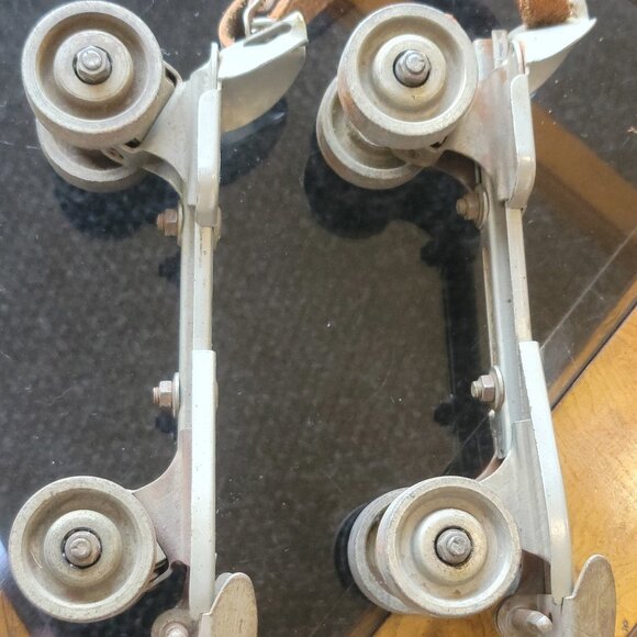 Vintage Kingston Deluxe Roller Skates - Picture 3 of 4